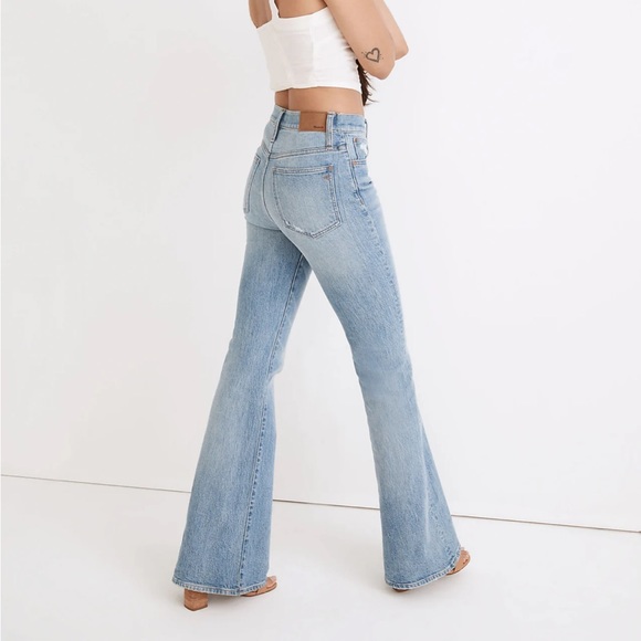 Madewell | The Perfect Vintage Flare Jean in Delavan Wash - Picture 4 of 6